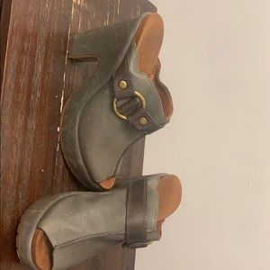 Lucky brand open toe gray mules